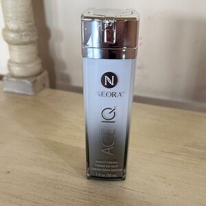 Neora Age IQ Night Cream